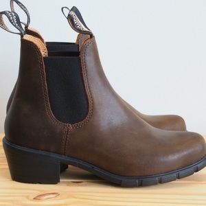NWT Blundstone Boots, #1673 in Antique Brown